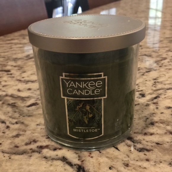 Yankee candle mistletoe